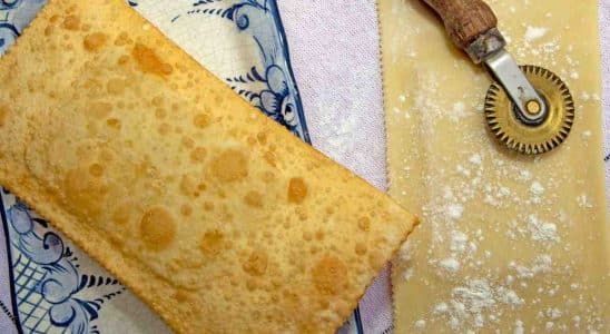 Massa De Pastel Com Apenas 3 Ingredientes, Um Deles É Creme De Leite