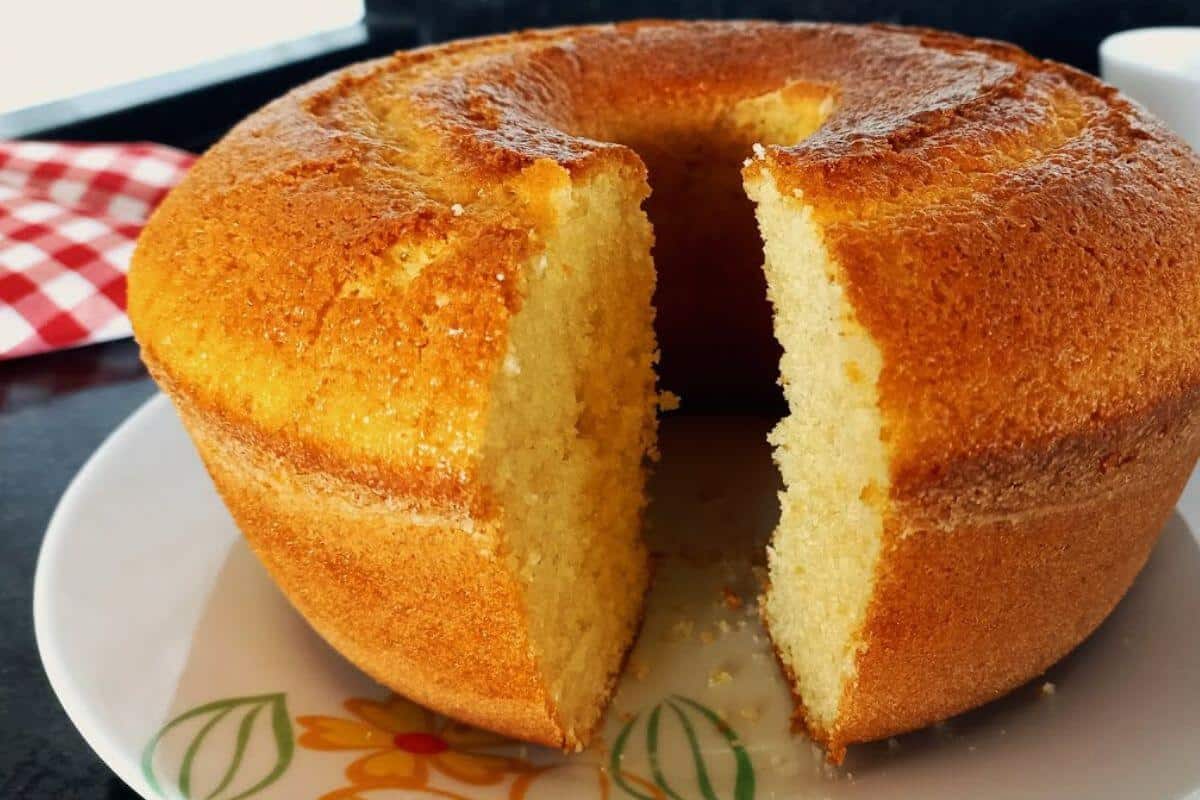 Bolo simples: 12 receitas deliciosas para saborear no café da tarde