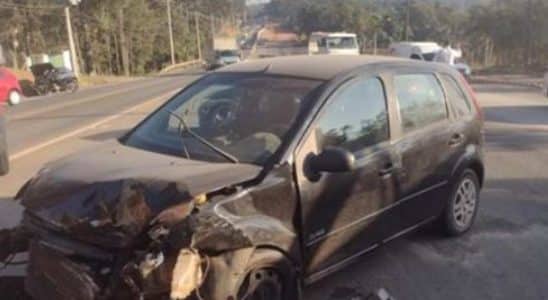 Acidente Entre Quatro Carros Deixa Raposo Tavares Fechada No Alto Da Serra Em São Roque