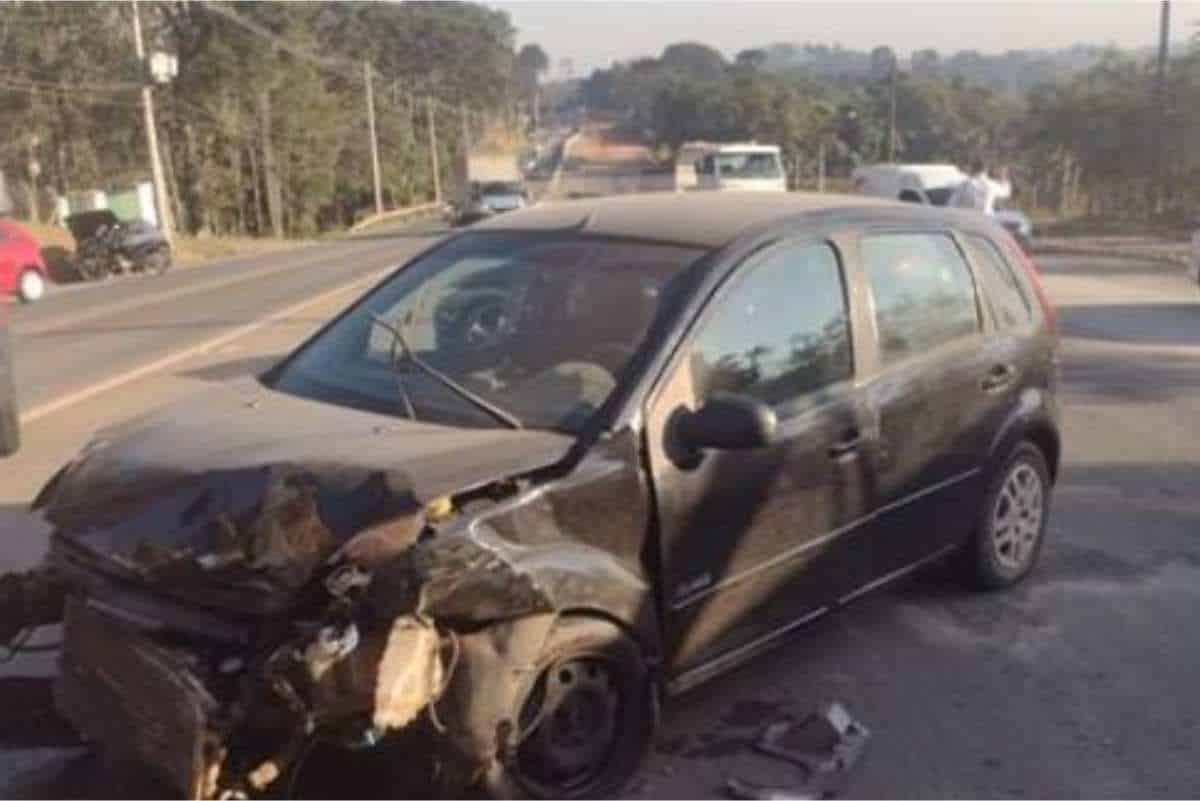 Acidente Entre Quatro Carros Deixa Raposo Tavares Fechada No Alto Da Serra Em São Roque