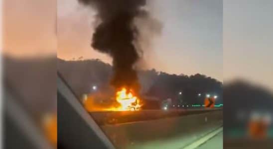 Carreta Com Tanque Pega Fogo As Margens De Posto De Combustível Em Araçariguama