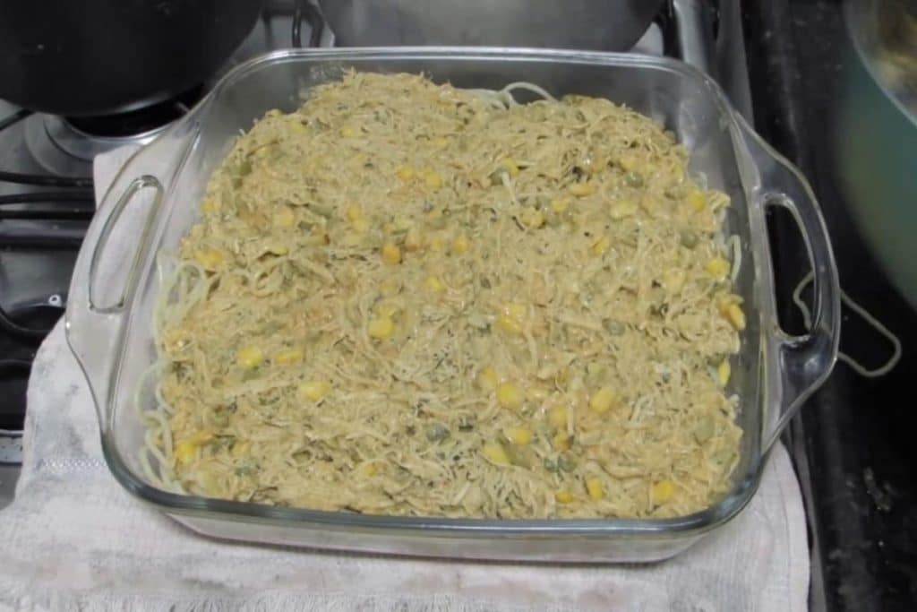 Macarrão Com Frango E Queijo