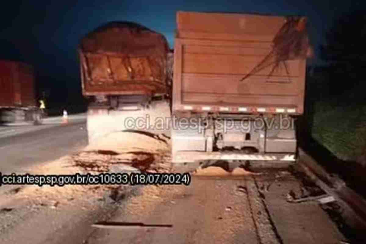 Acidente Entre Carreta E Caminhão Causa Bloqueio Na Castello Branco Em Araçariguama