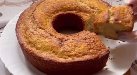 Bolo De Banana Macio, Ideal Para Acompanhar Café Da Manhã Ou Tarde