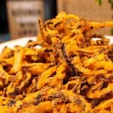 Cebola Crispy É Perfeita Para Acompanhar Desde Lanches, Como Hamburgueres E Pizzas, Como Também Para Ser Servida No Lugar Da Batata Palha Nas Refeições