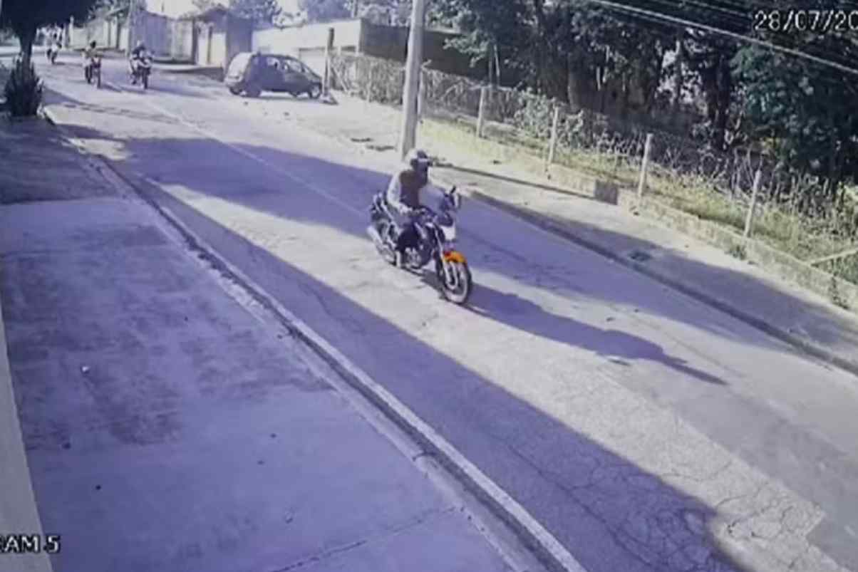 Criminosos Atiram Em Homem Na Frente Do Filho Para Roubar Moto Na Estrada Do Vinho Em São Roque