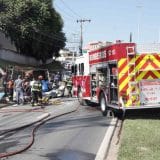 Duas Pessoas Ficam Feridas Após Caminhão Bater Em Muro Em Sorocaba