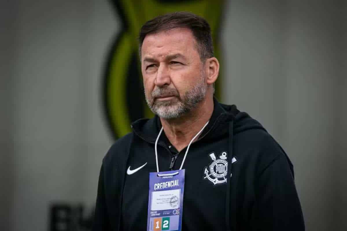 Presidente Do Corinthians, Agride Torcedor Do Cruzeiro Na Frente Do Filho Após Falar Sobre Segunda Divisão