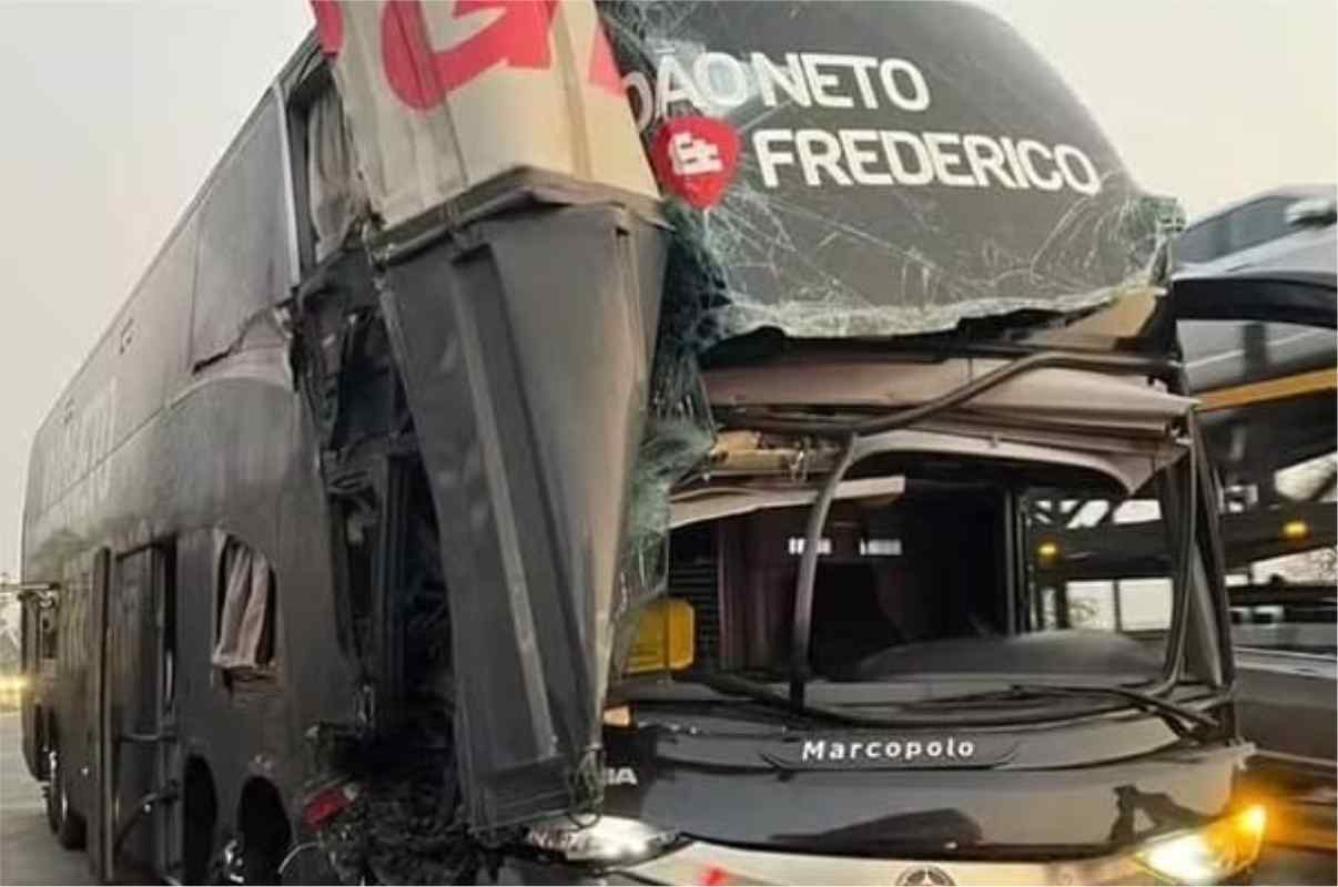 Acidente Com Ônibus Da Dupla João Neto E Frederico Deixa Feridos Na Madrugada De Sexta