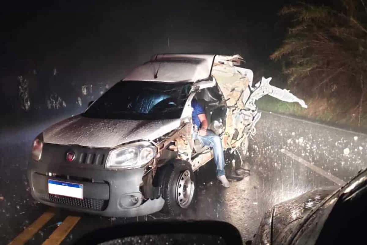 Caminhão Desgovernado Atinge Carro Em São Roque E Motorista Escapa Da Morte Por Centímetros