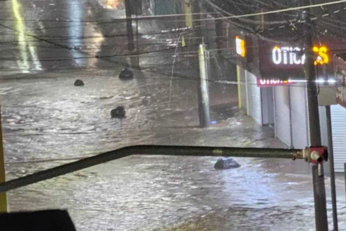 Temporal Causa Alagamentos Em Diversos Pontos De São Carlos, Como A Avenida 9 De Julho