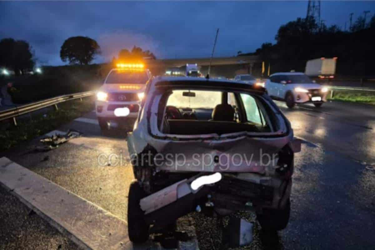 Caminhonete Desgovernada Bate Em Dois Carros E Causa Acidente Com Morte Na Castelo Branco Em Araçariguama No Km 50