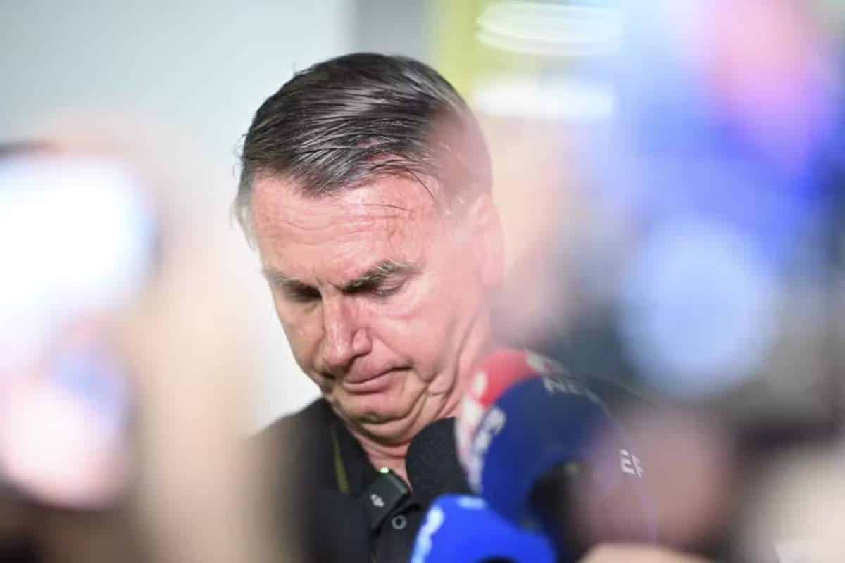 Ex-presidente Bolsonaro admite que pode ser preso a qualquer momento