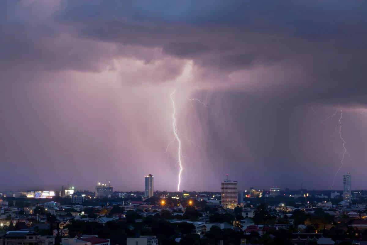 Frente Fria Deve Causar Chuva Intensa Com, Raios E Rajadas De Vento Para O Interior De Sp Até Domingo