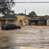 Chuva de 120 mm transforma cidade de Itu em Veneza com ruas e avenidas alagadas