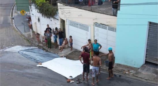 Em Meio A Calor, Moradores De Bairro De Mairinque Criam Toboágua Comunitário E Se Divertem