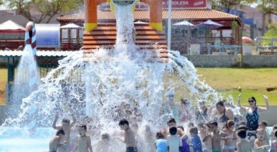 Parque Aquático Gratuito No Interior De São Paulo, Conta Com Escorregadores E Um Toboágua De 60 Metros