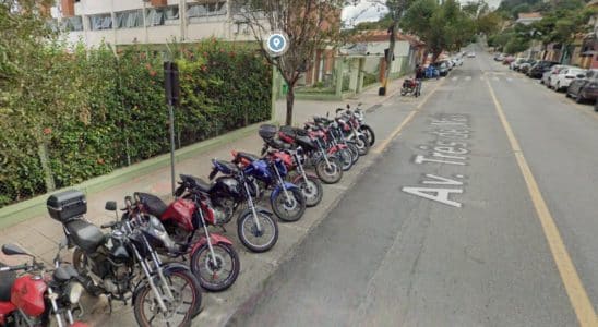 Trabalhador Tem Moto Furtada Em Estacionamento Em Frente A Fábrica Em São Roque. Vítima Estava Trabalhando